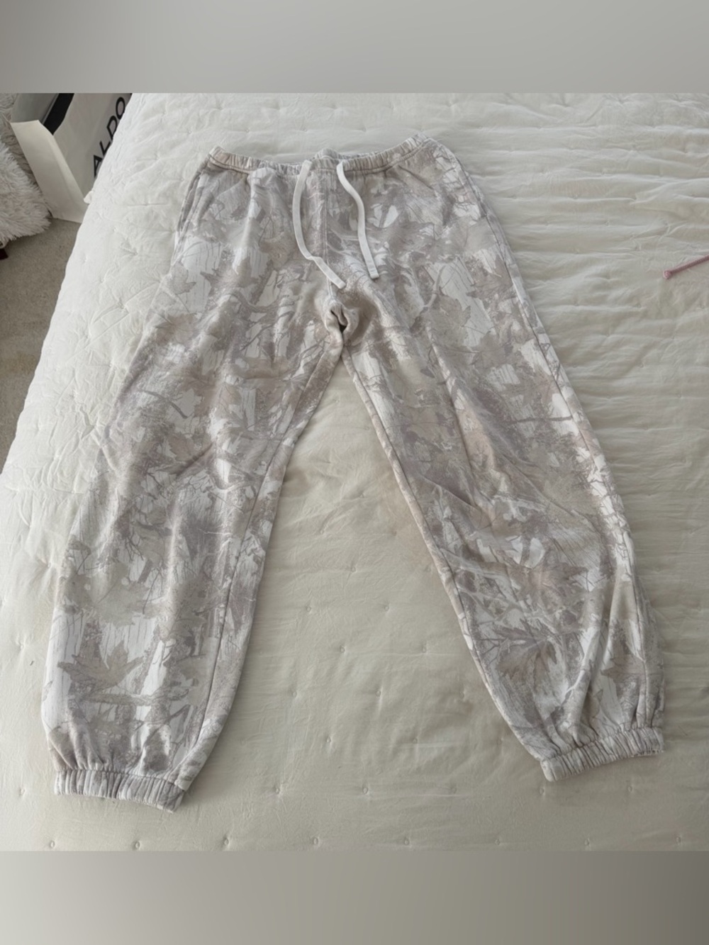 Hollister Beige Neutral Camo Joggers